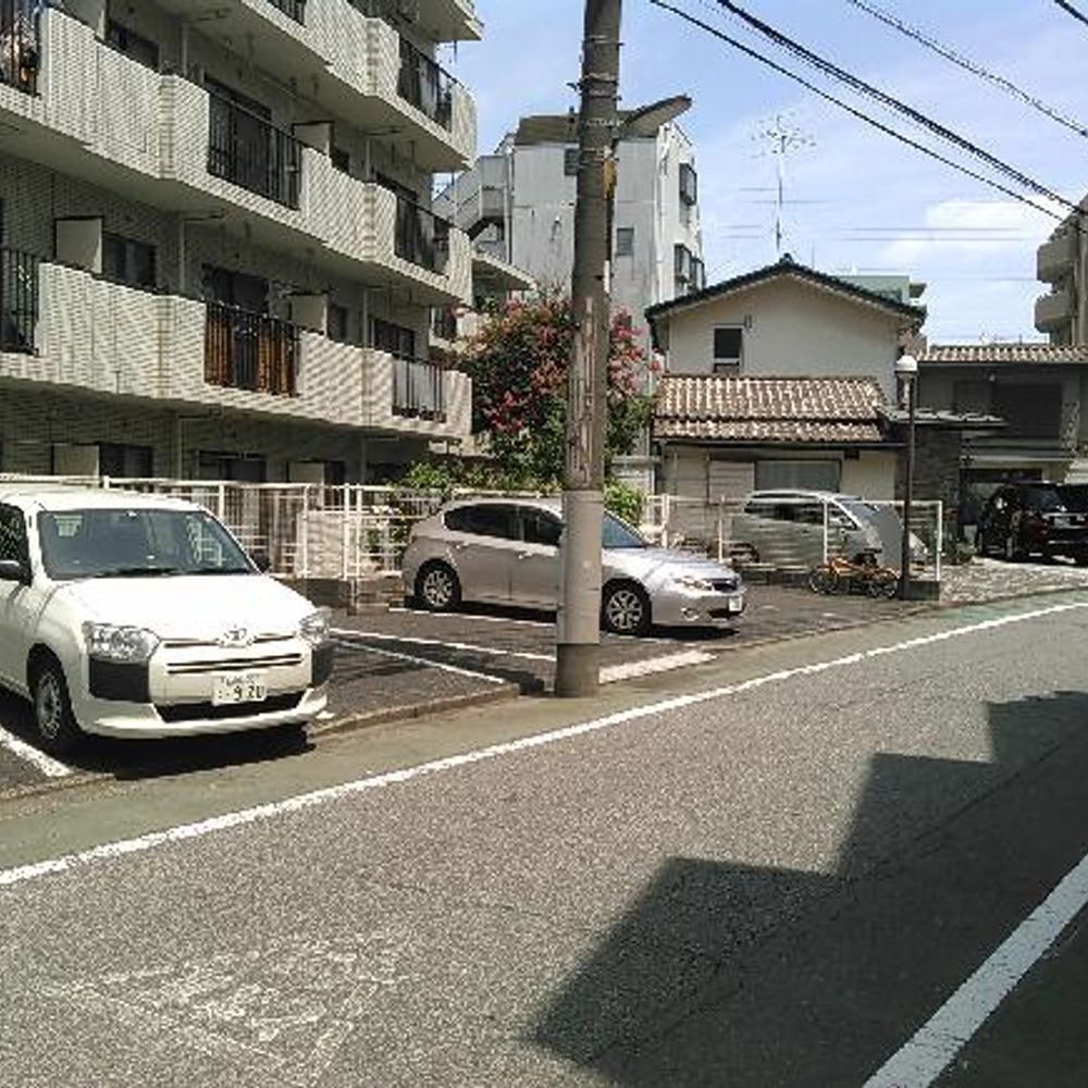 フローラ関富駐車場:0