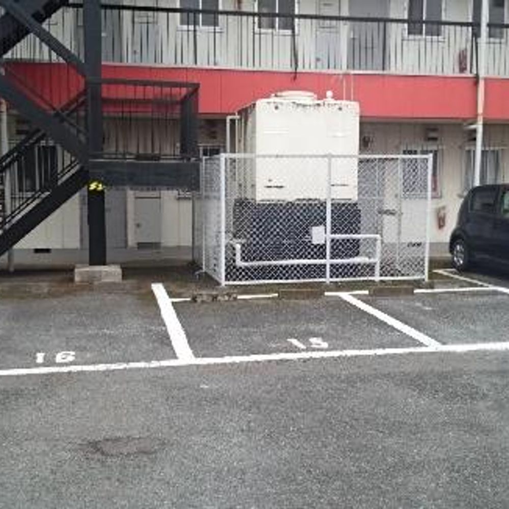 アールズコート駐車場:1