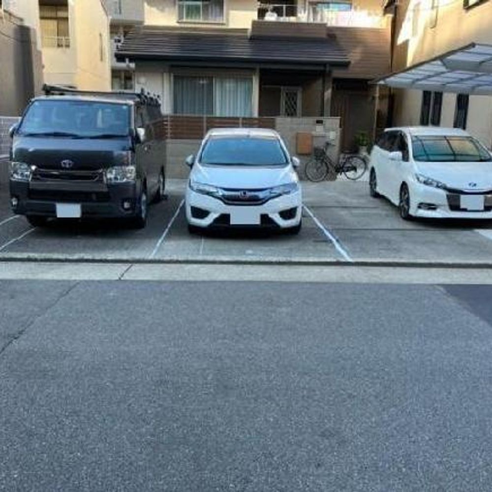 FK名駅南３丁目服部駐車場:2