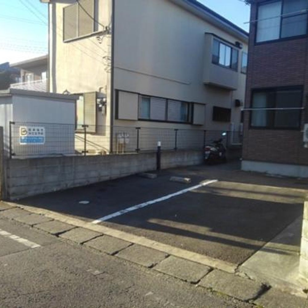 ジオフラット南平駐車場:3
