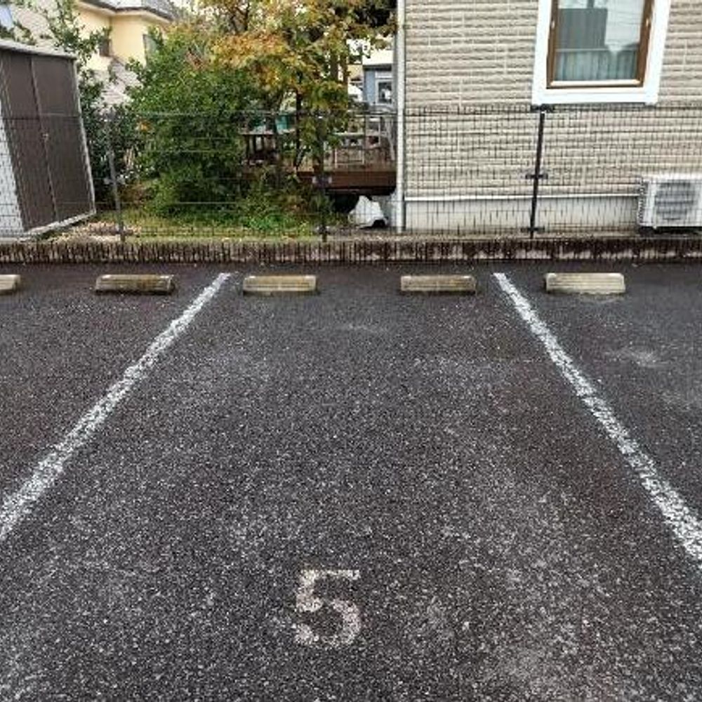 アンソレイエ駐車場:1