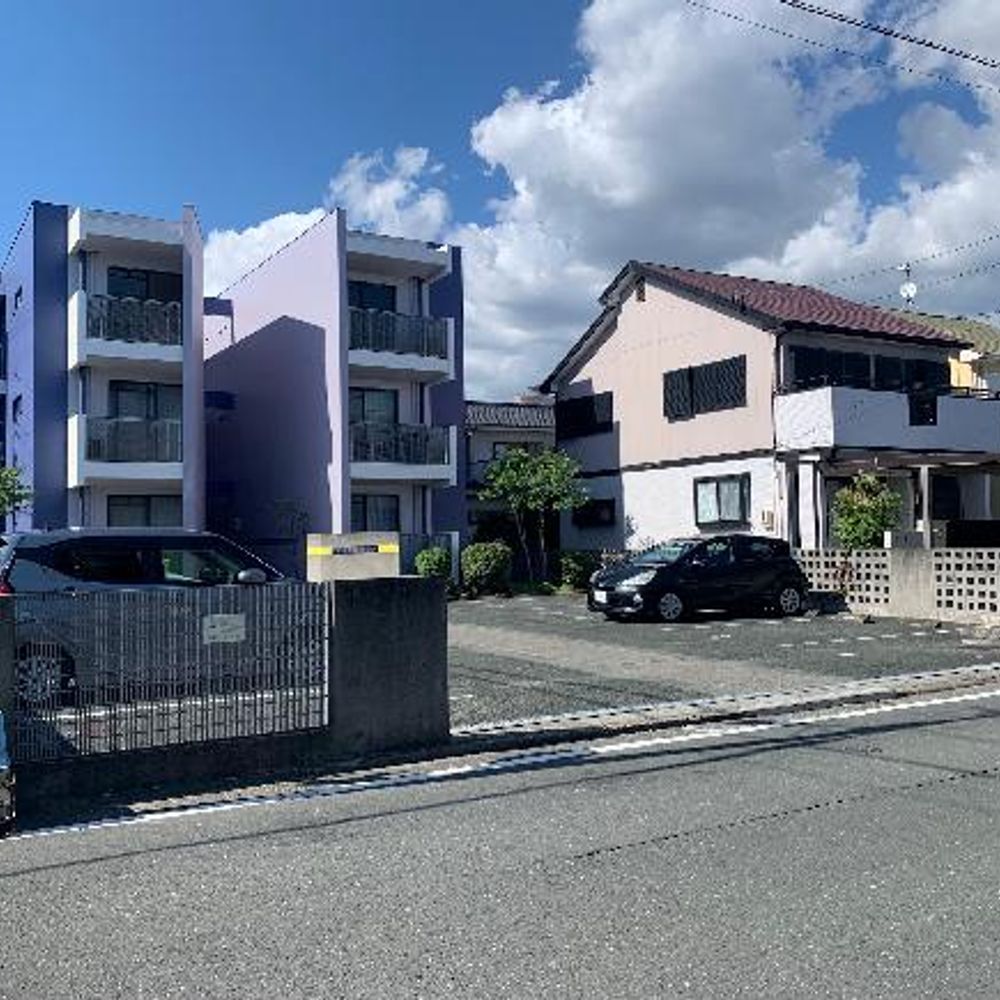 カーサ・エスタシオン駐車場:2