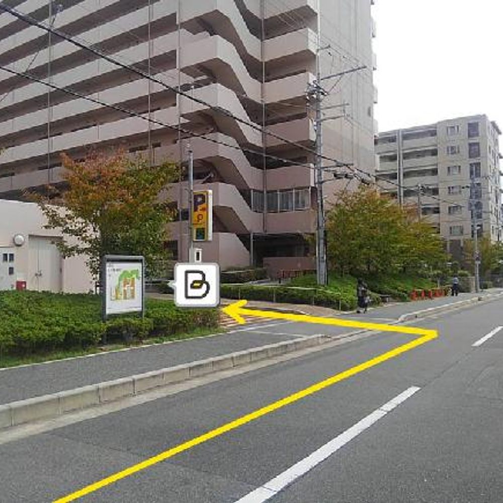 ＯＰＨ北千里駅前　4号棟北側Ｒ階駐車場:4