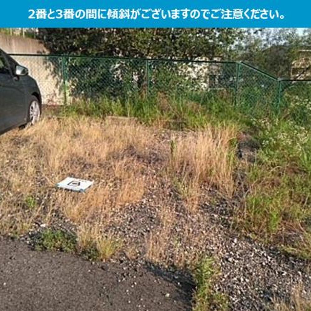 ヒルズウォーク裏駐車場:4