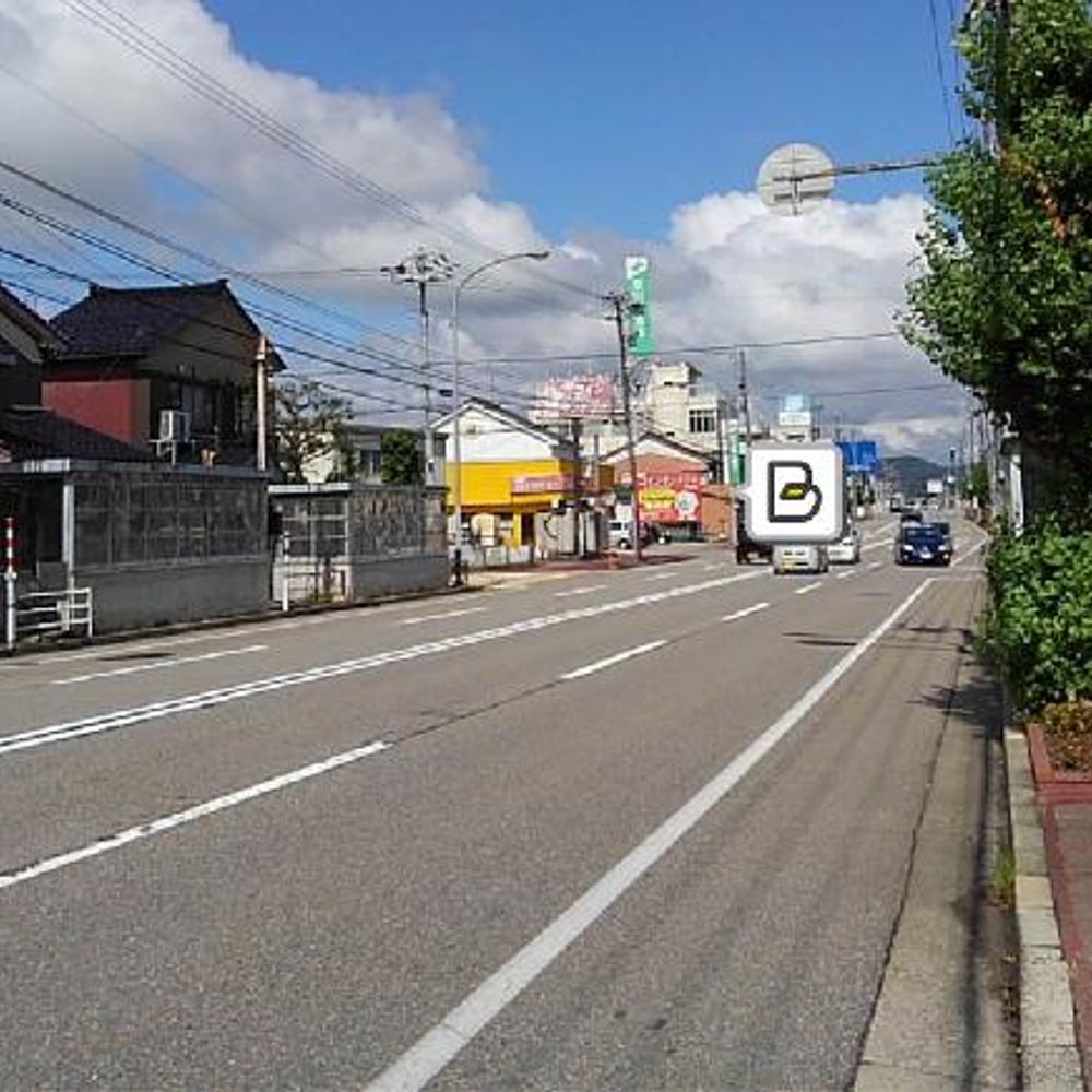 高岡市昭和町３丁目　スーパーコインランドリー昭和町店　駐車場:4