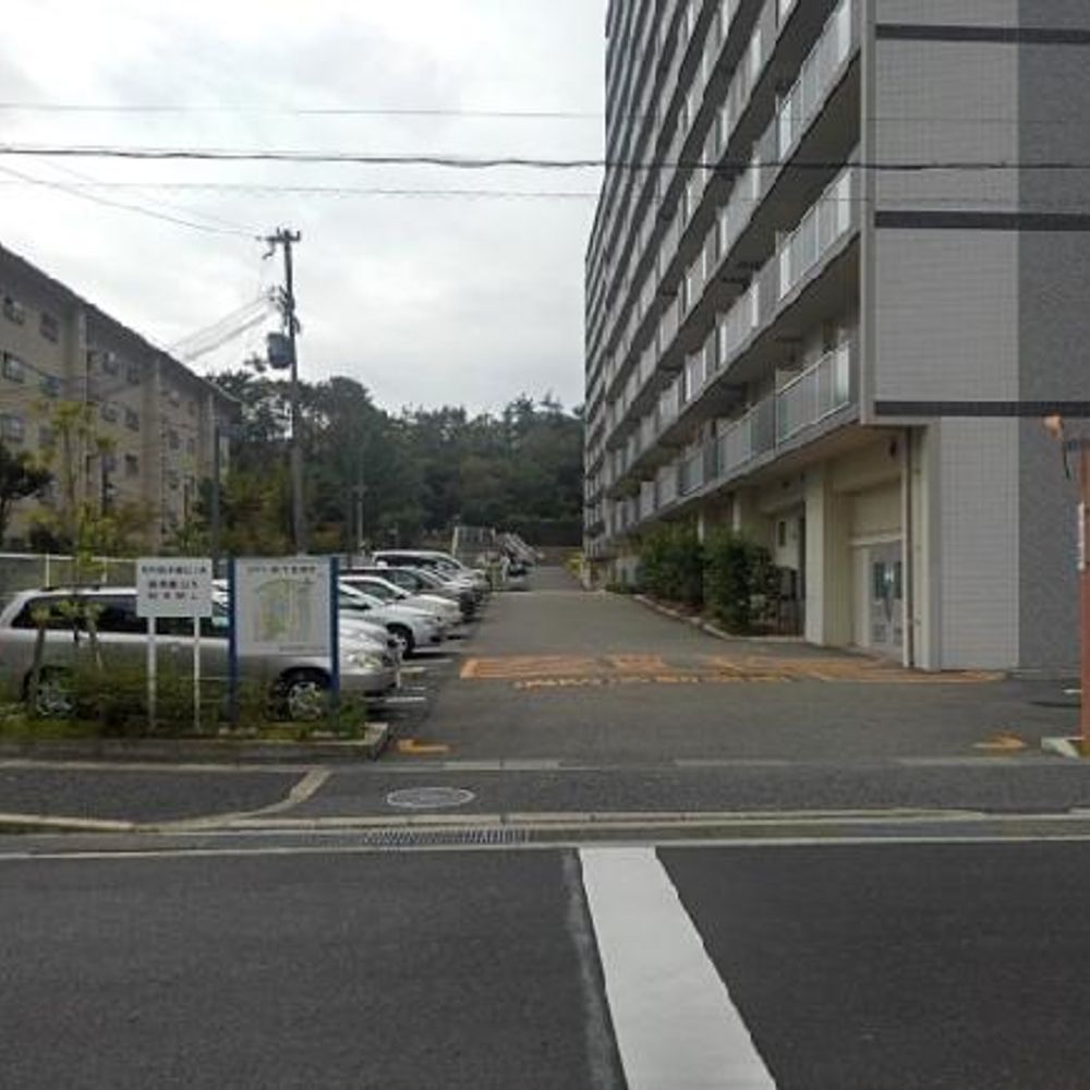 ＯＰＨ新千里南町　1号棟駐車場:2