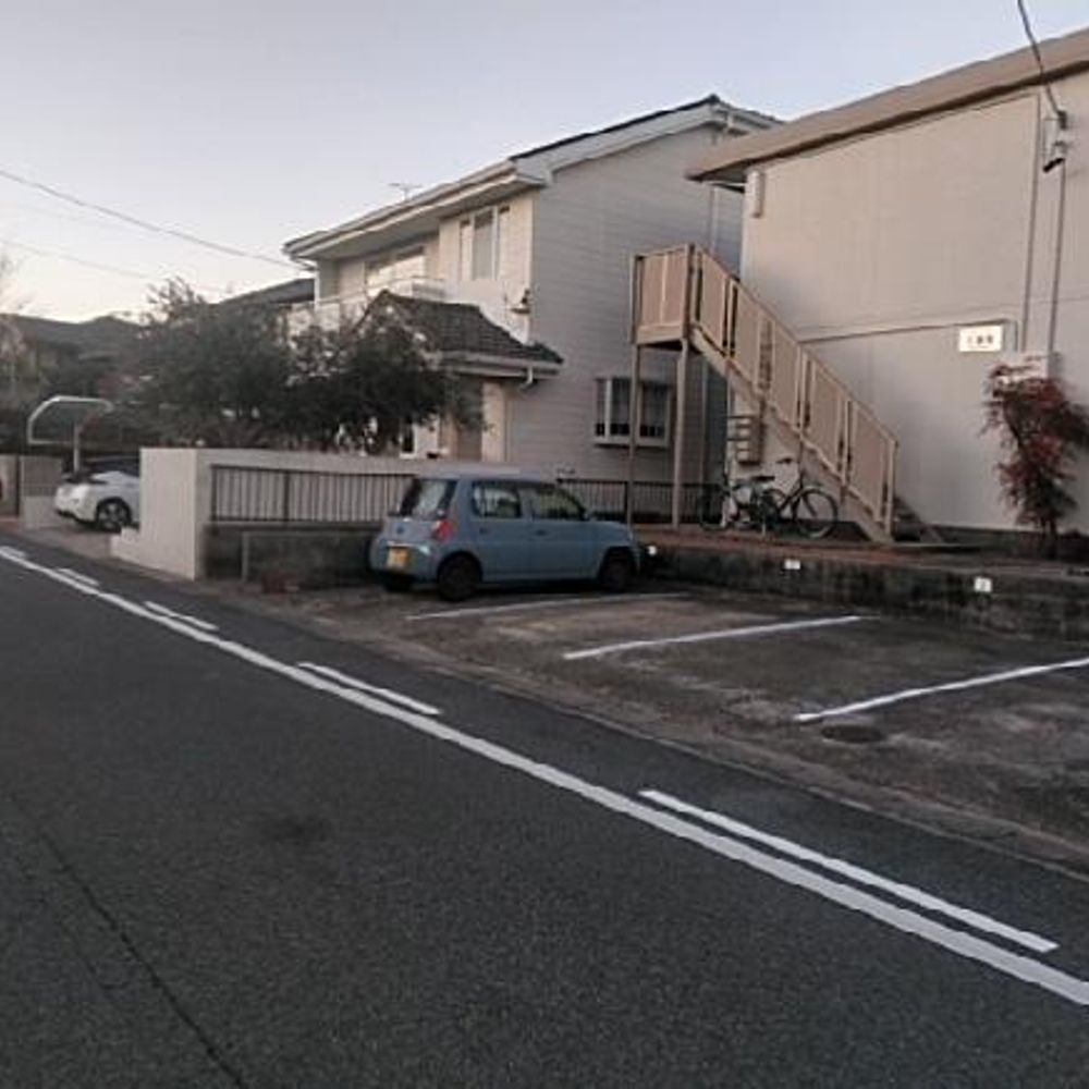 長久手二番館駐車場:4