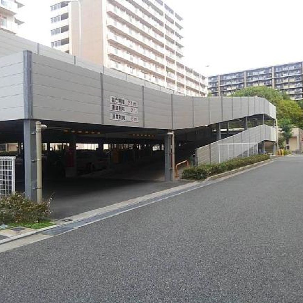 ＯＰＨ北千里駅前　4号棟北側Ｒ階駐車場:2