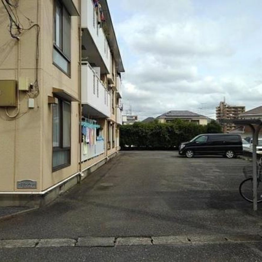メゾンひばり駐車場:0