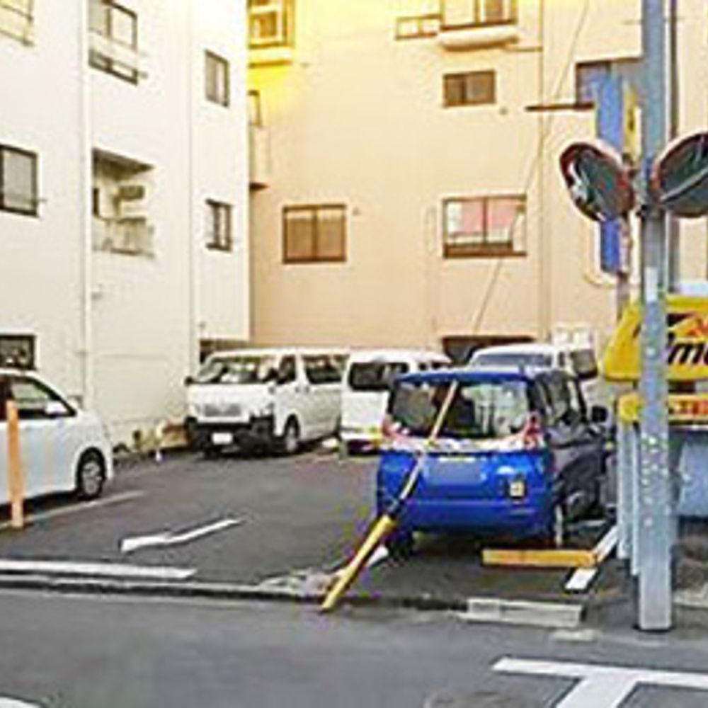 タイムズ 狛江駅南口:0