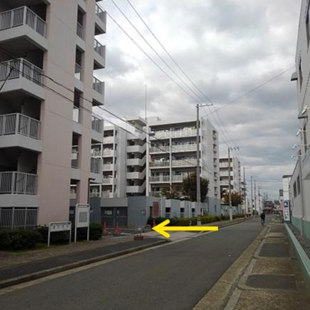 鷹合団地　南側屋外駐車場:4