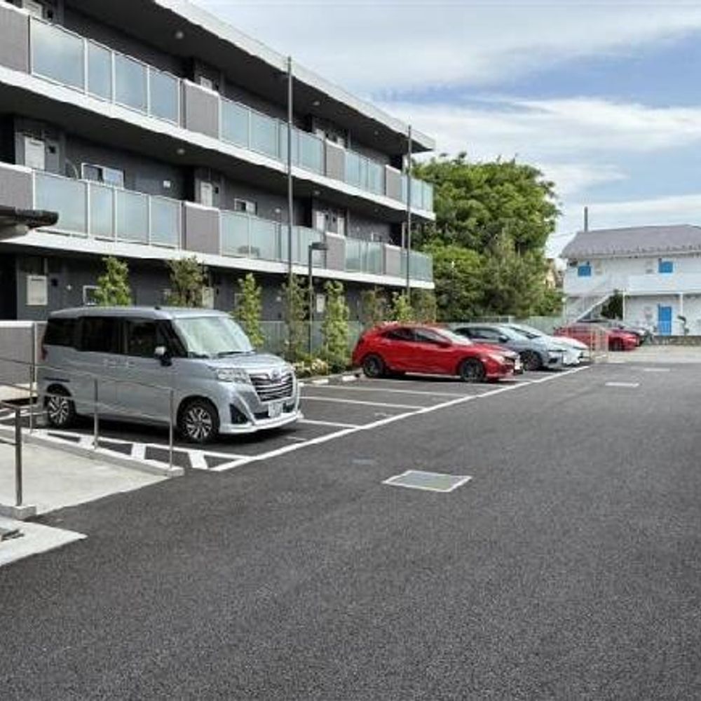 La gracieuse駐車場:1