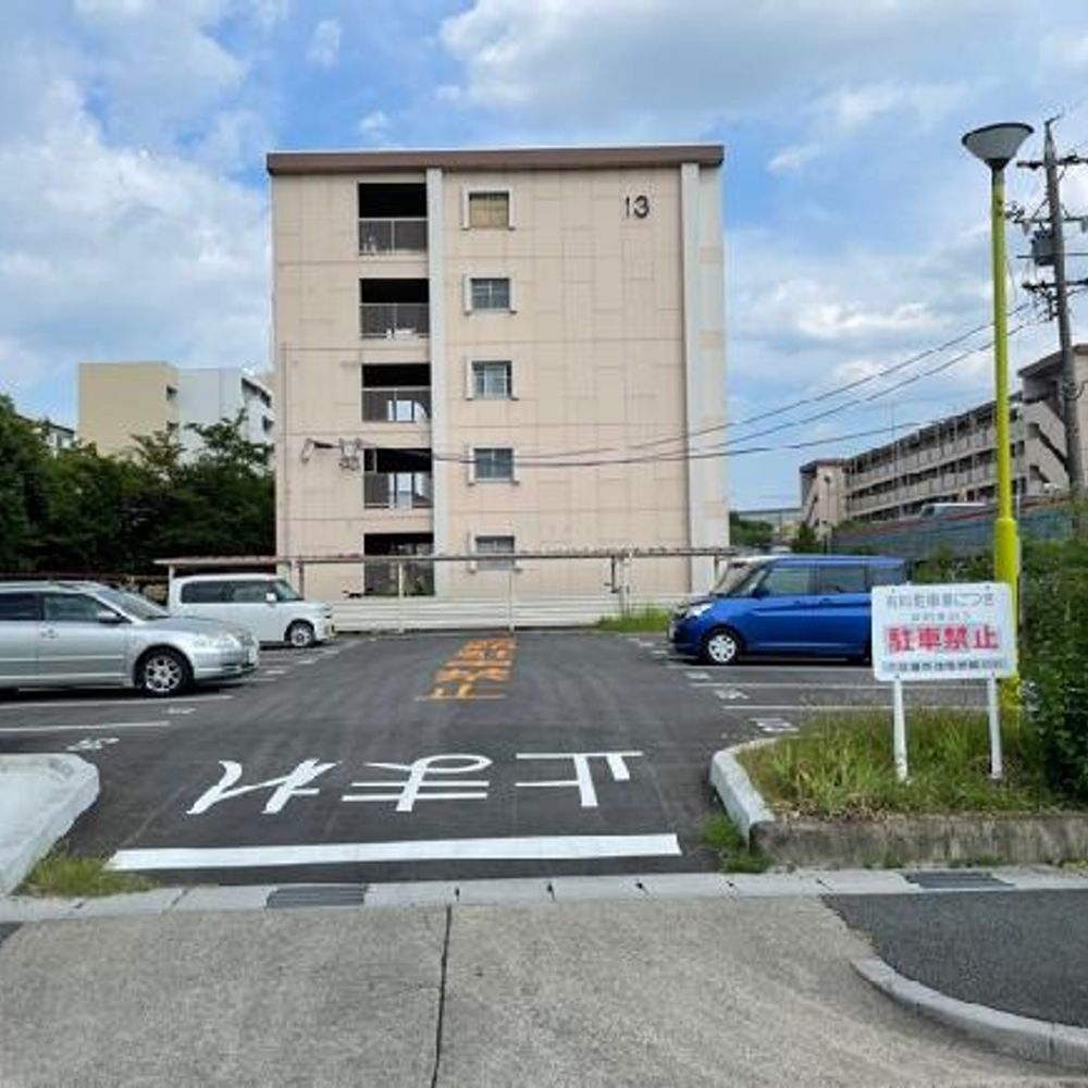 桶狭間荘駐車場:2