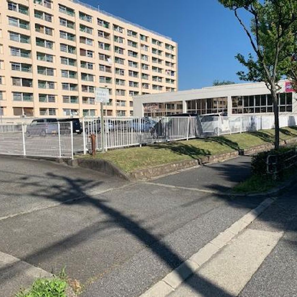 ＵＲ鈴蘭台第四団地駐車場:0
