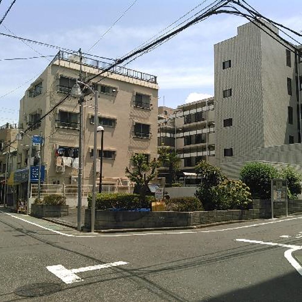 フローラ関富駐車場:1
