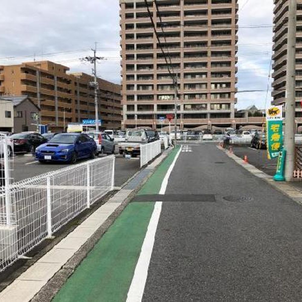 東郷ガレージ駐車場:3