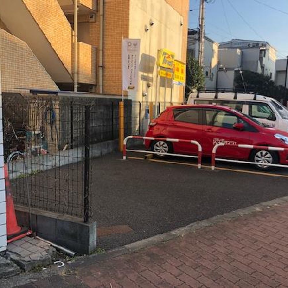 羽根木交差点駐車場:2