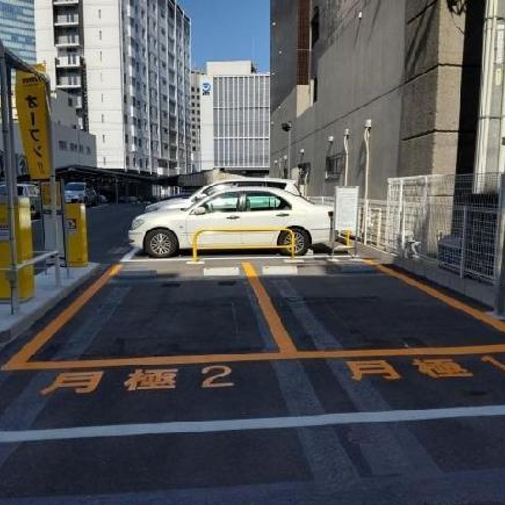タイムズ名駅２丁目第８ゲート外駐車場:3
