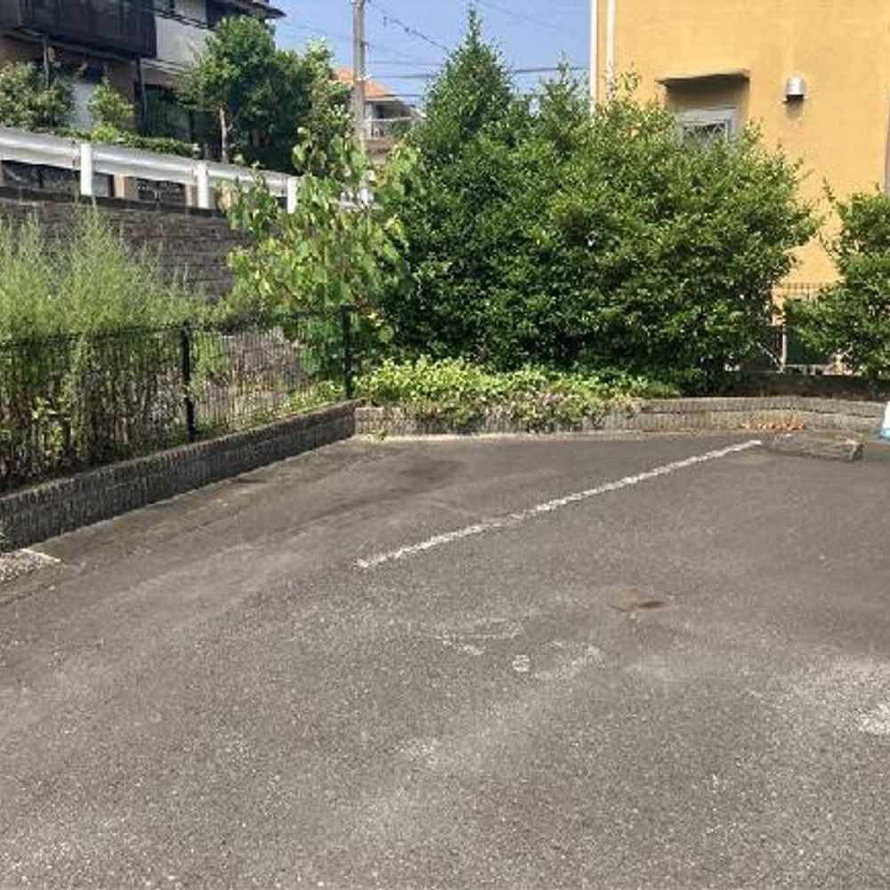 王禅寺東３丁目駐車場:1