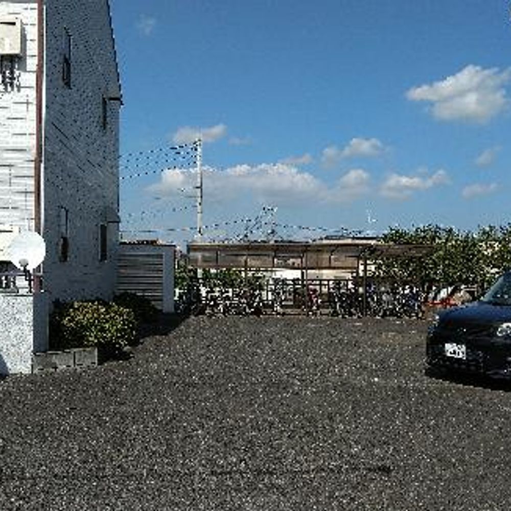 南中丸556-1ユートピアA棟駐車場:2