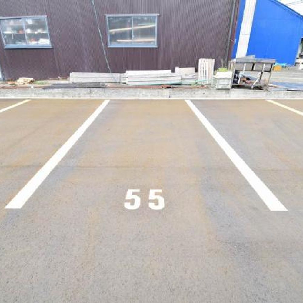 高岡市　内免駐車場:0