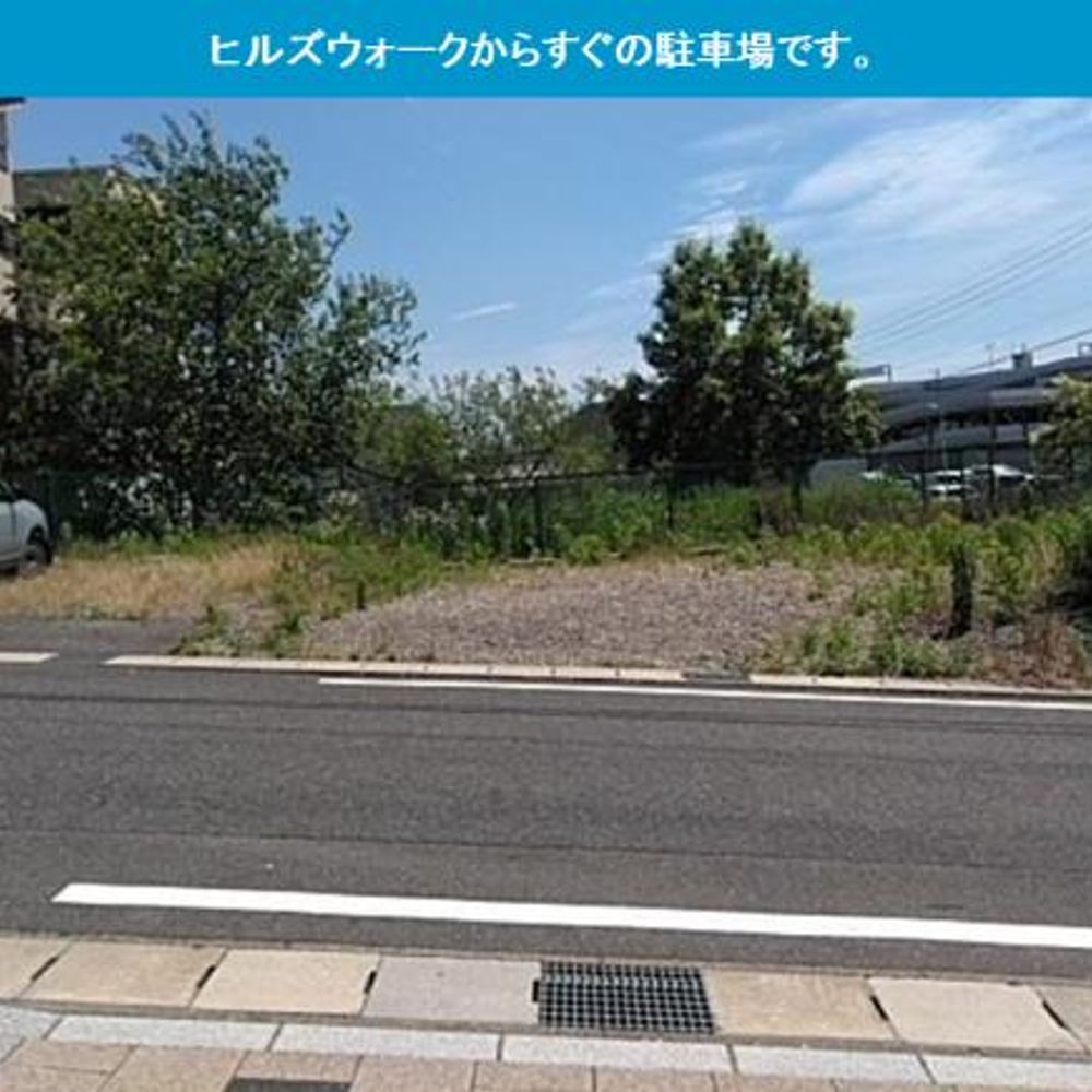 ヒルズウォーク裏駐車場:2