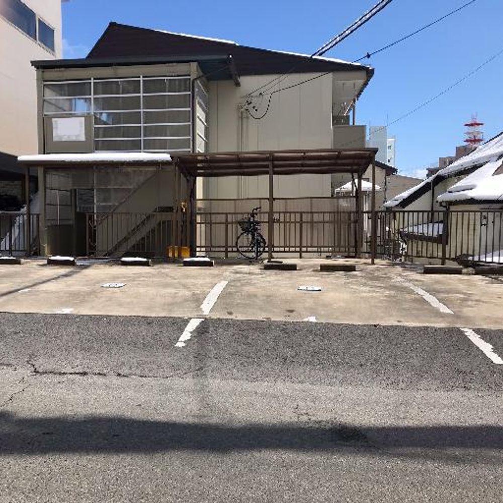 メゾンドパームス駐車場:2