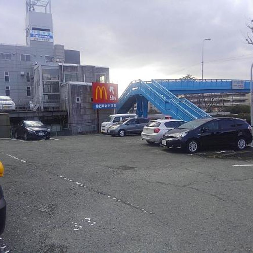 新御堂筋上新田駐車場:3