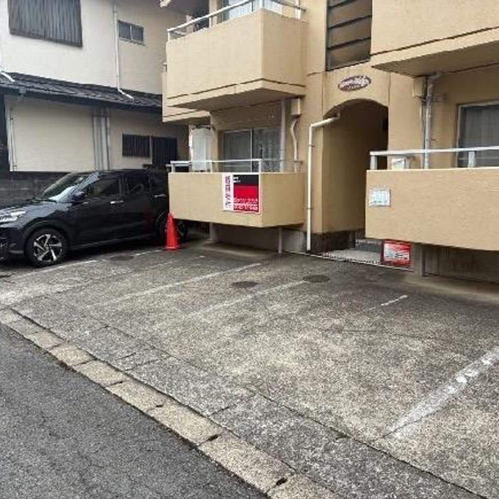ハウスブリッジ駐車場:2