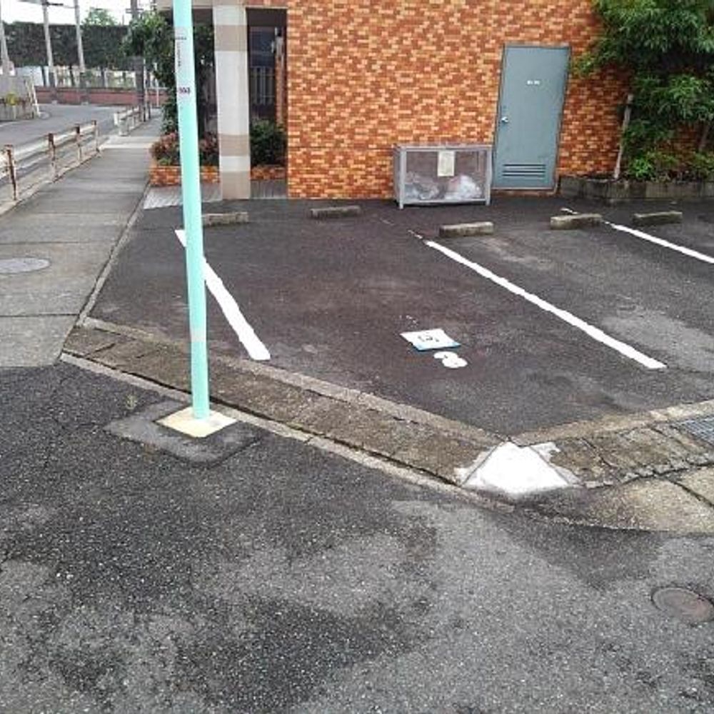 大坪2丁目1406ハイツこんどう駐車場:2