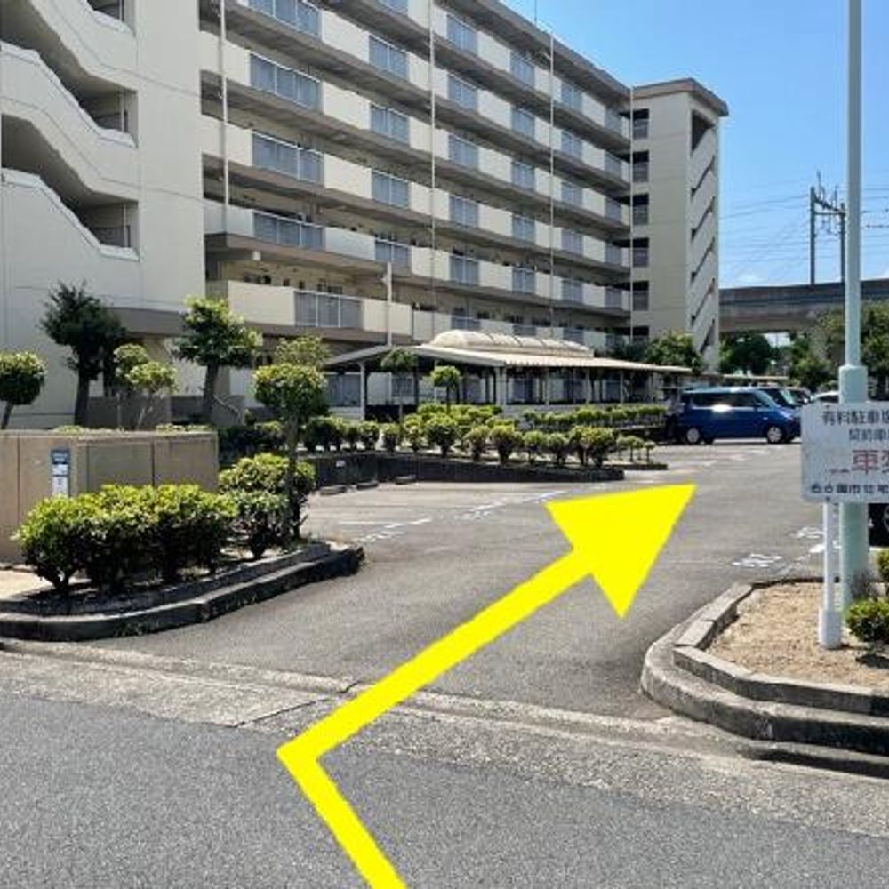 【7棟近く】新泰明荘駐車場:4