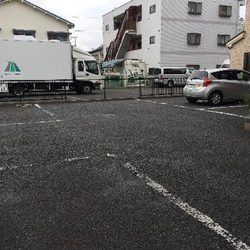 メゾンサンセール駐車場:2
