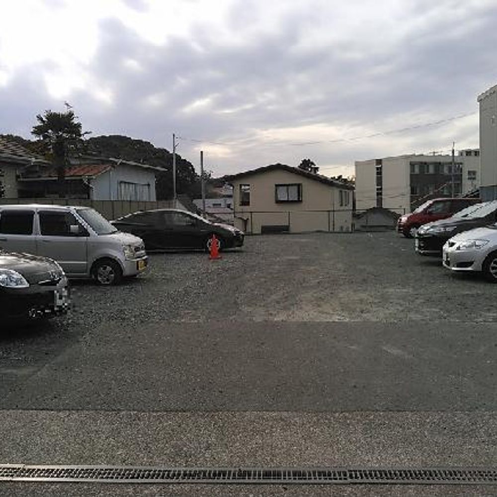 亀山自治会月極駐車場:2