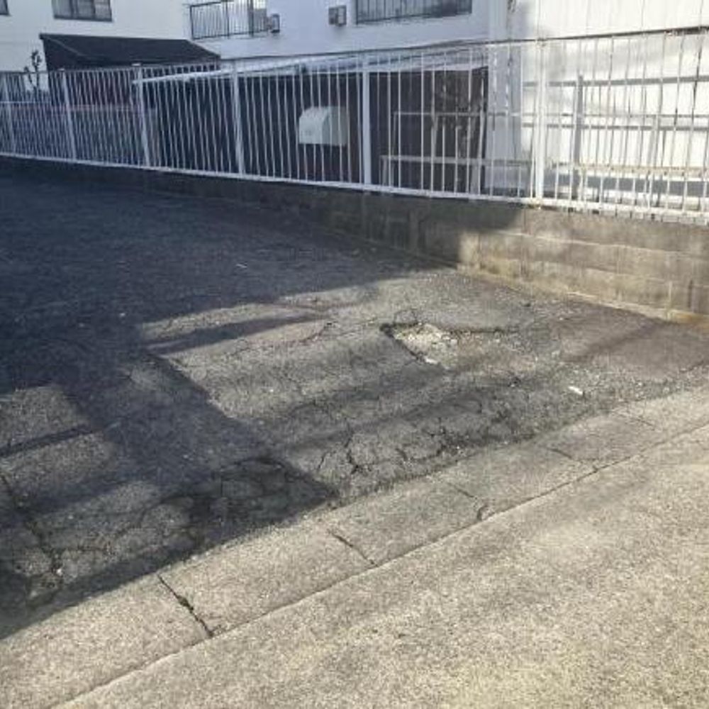 FK京和コーポ敷地内駐車場:4