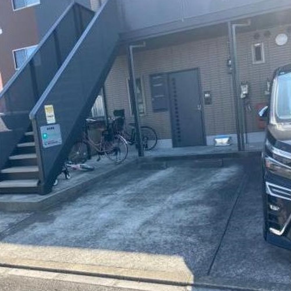 パークサイドヴィラ駐車場:3