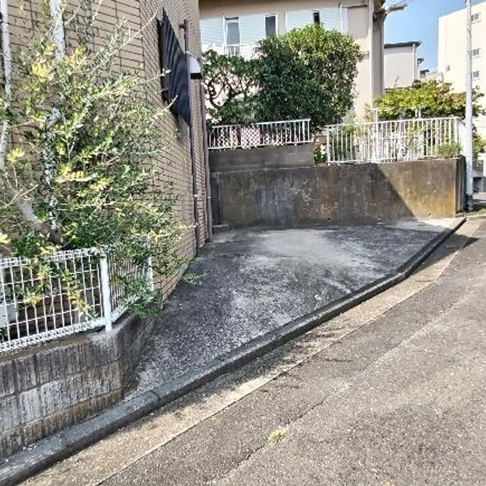 ベルメゾン泉駐車場:4