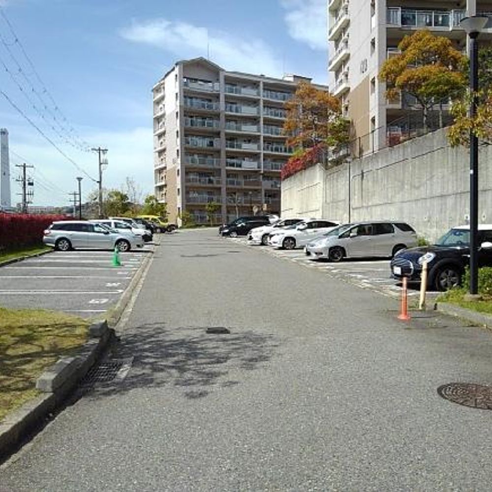ＵＲルゼフィール名谷東駐車場:2