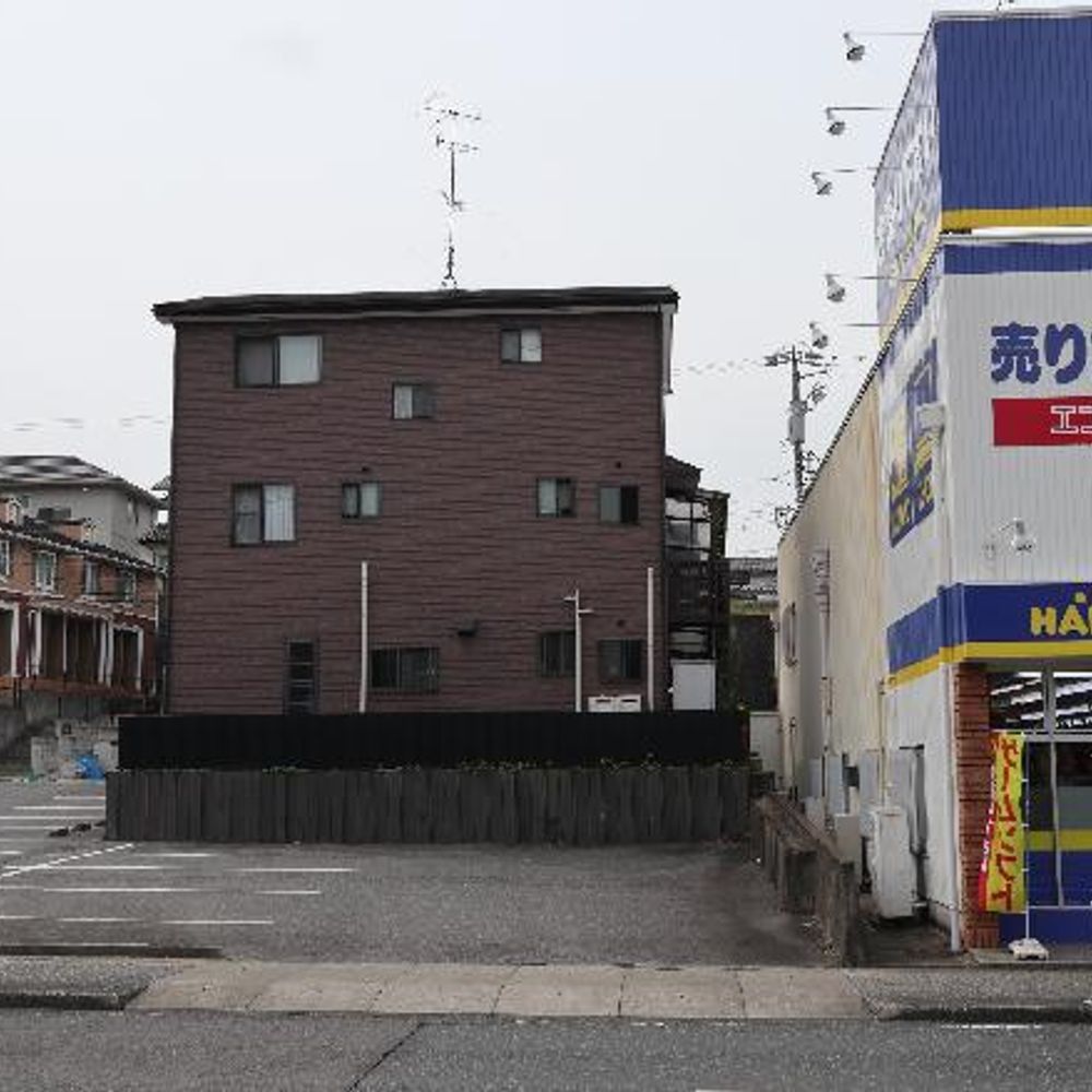 新宿二丁目32番駐車場:2