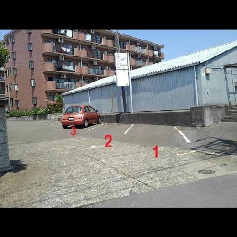 寒川町岡田３丁目駐車場:3