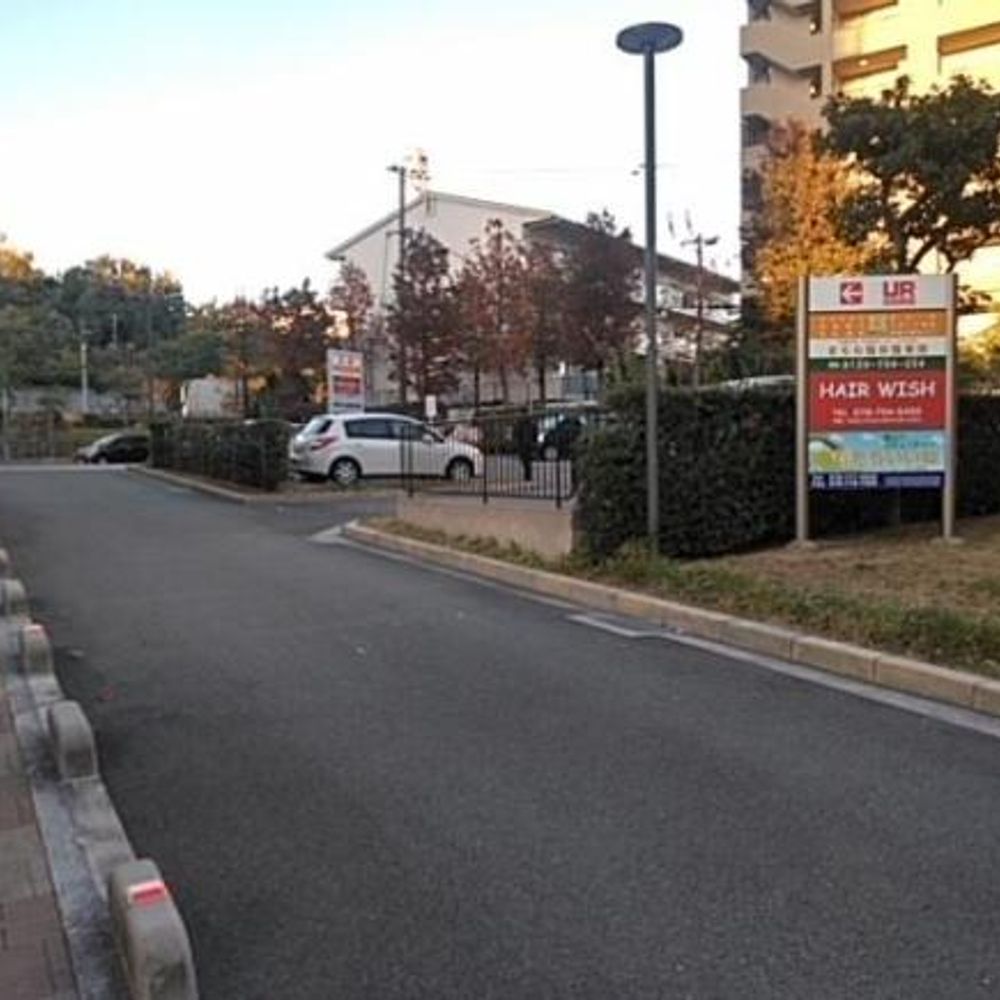 ＵＲ名谷駅前団地駐車場:0