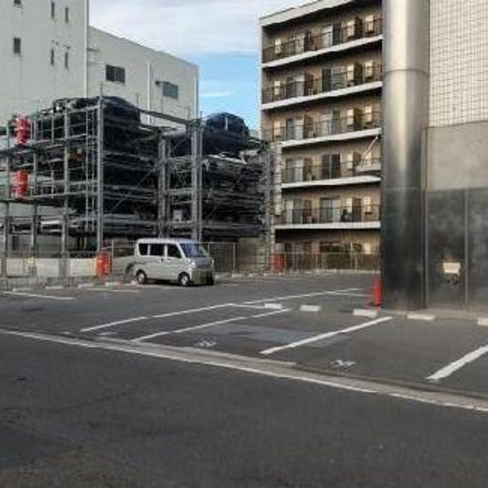 南部市場駅前駐車場:2