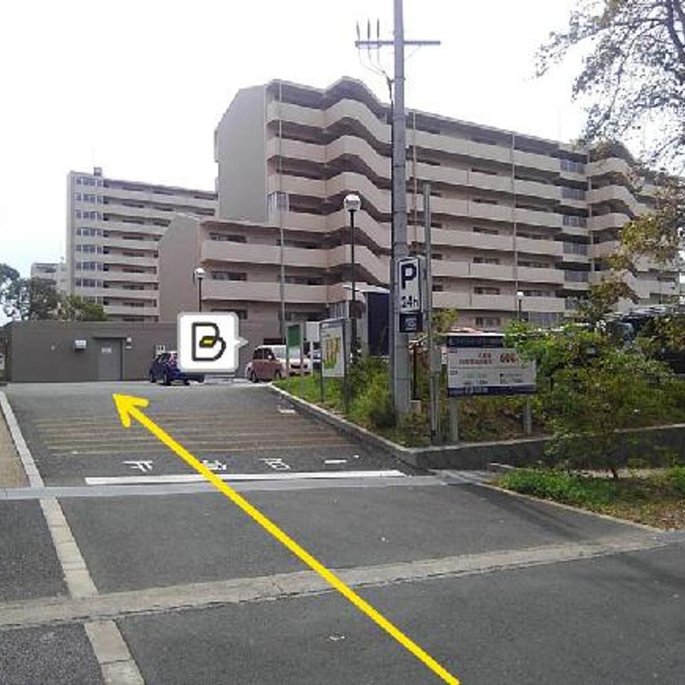 ＯＰＨ北千里駅前　1号棟北側駐車場:4