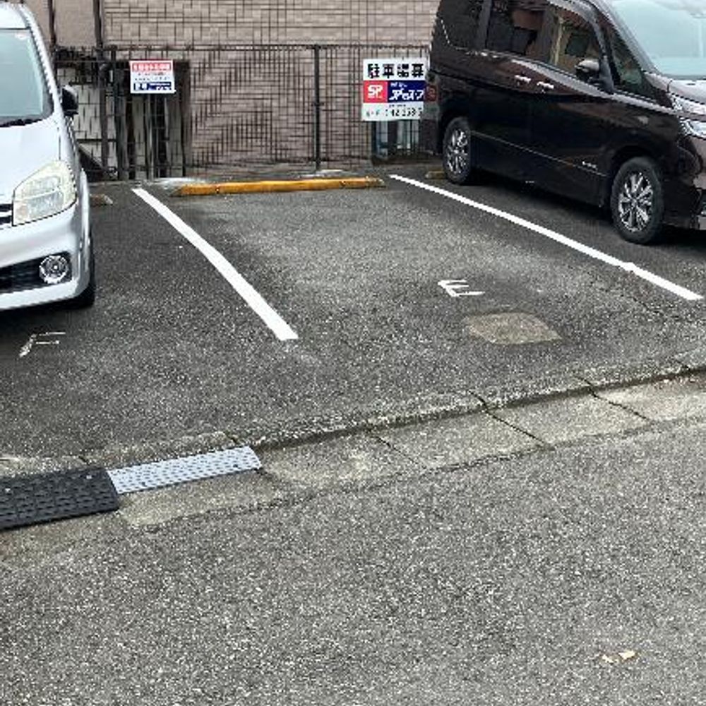 T1ハイム・アルバーニ駐車場:1