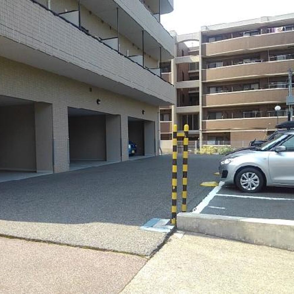 レイヴェルＶ駐車場:2