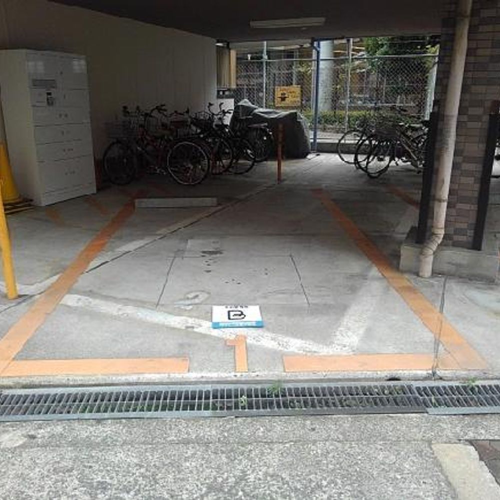 エミネンスヨシムラ駐車場:2