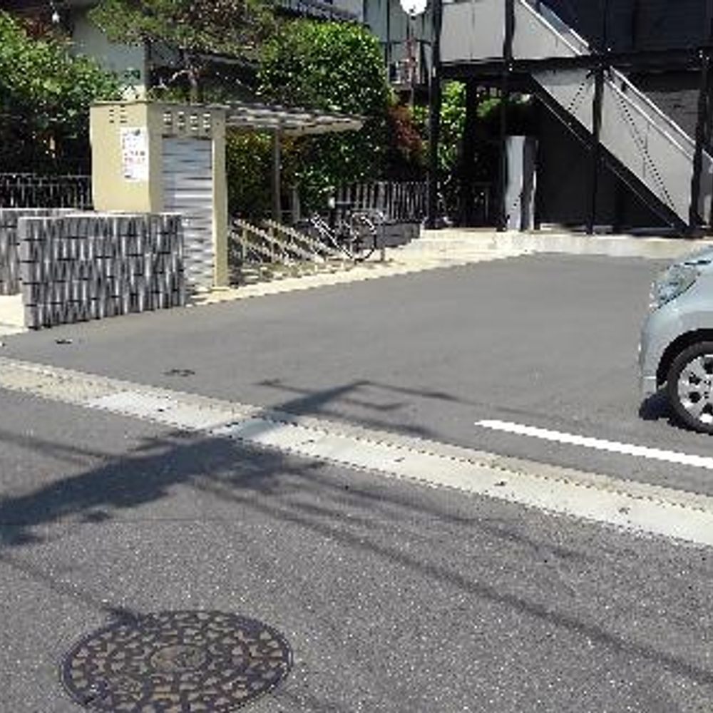 ワイ・エスハウス駐車場:0