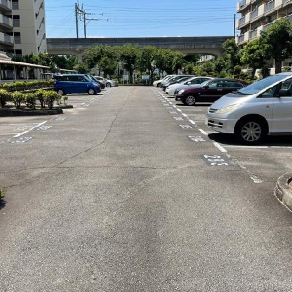 【7棟近く】新泰明荘駐車場:2