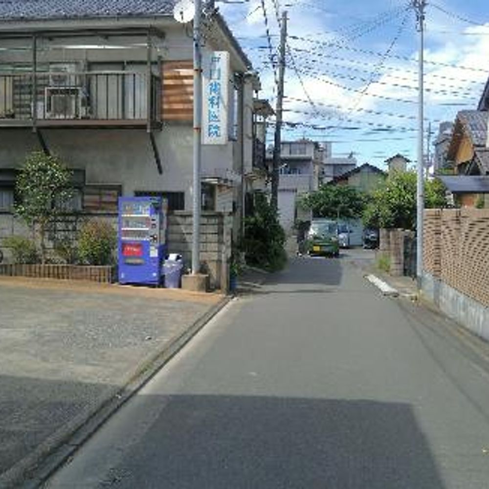 戸口歯科医院駐車場:2