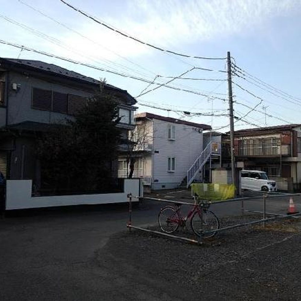 リヴェールハイム敷地外駐車場:0