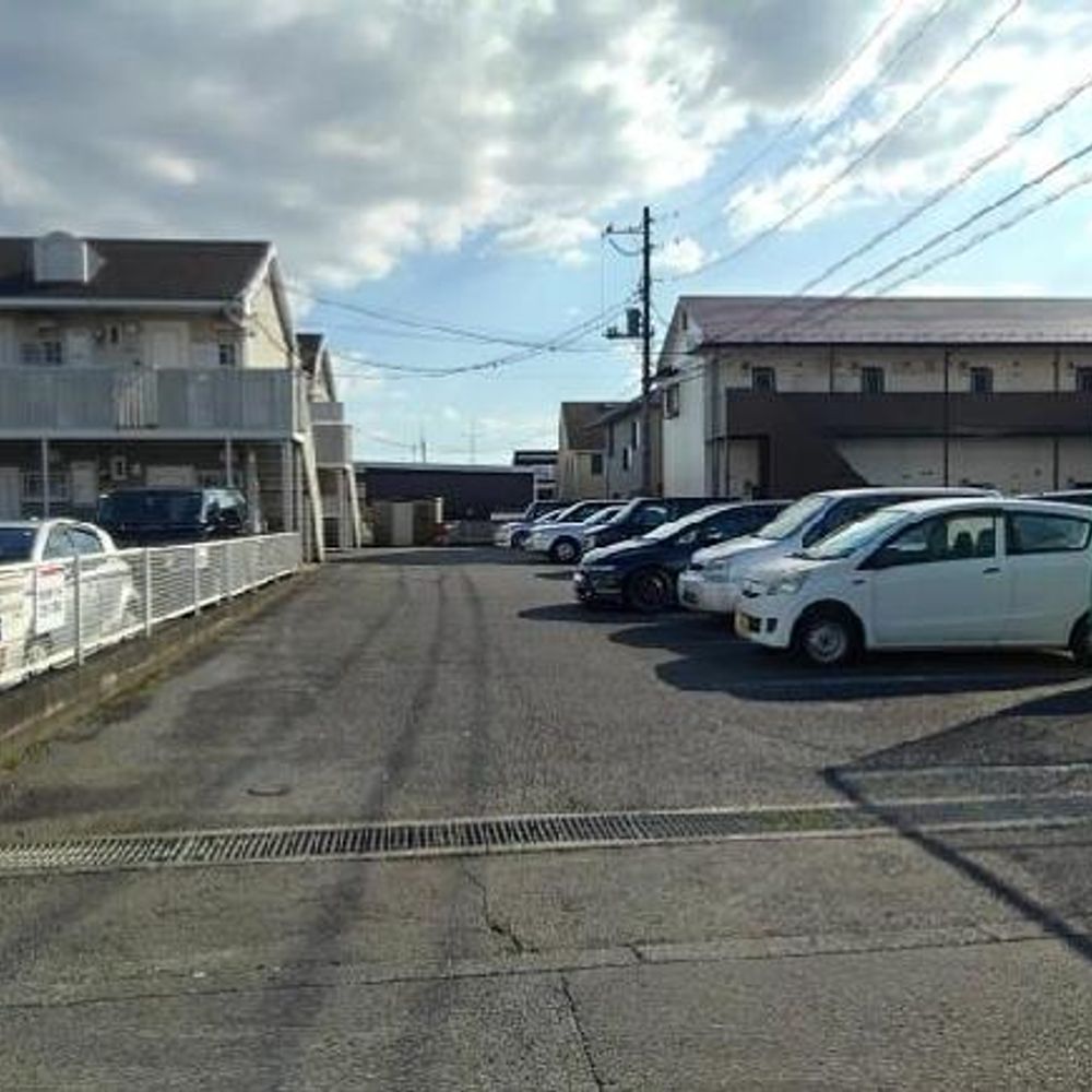 コンフォール駐車場:1